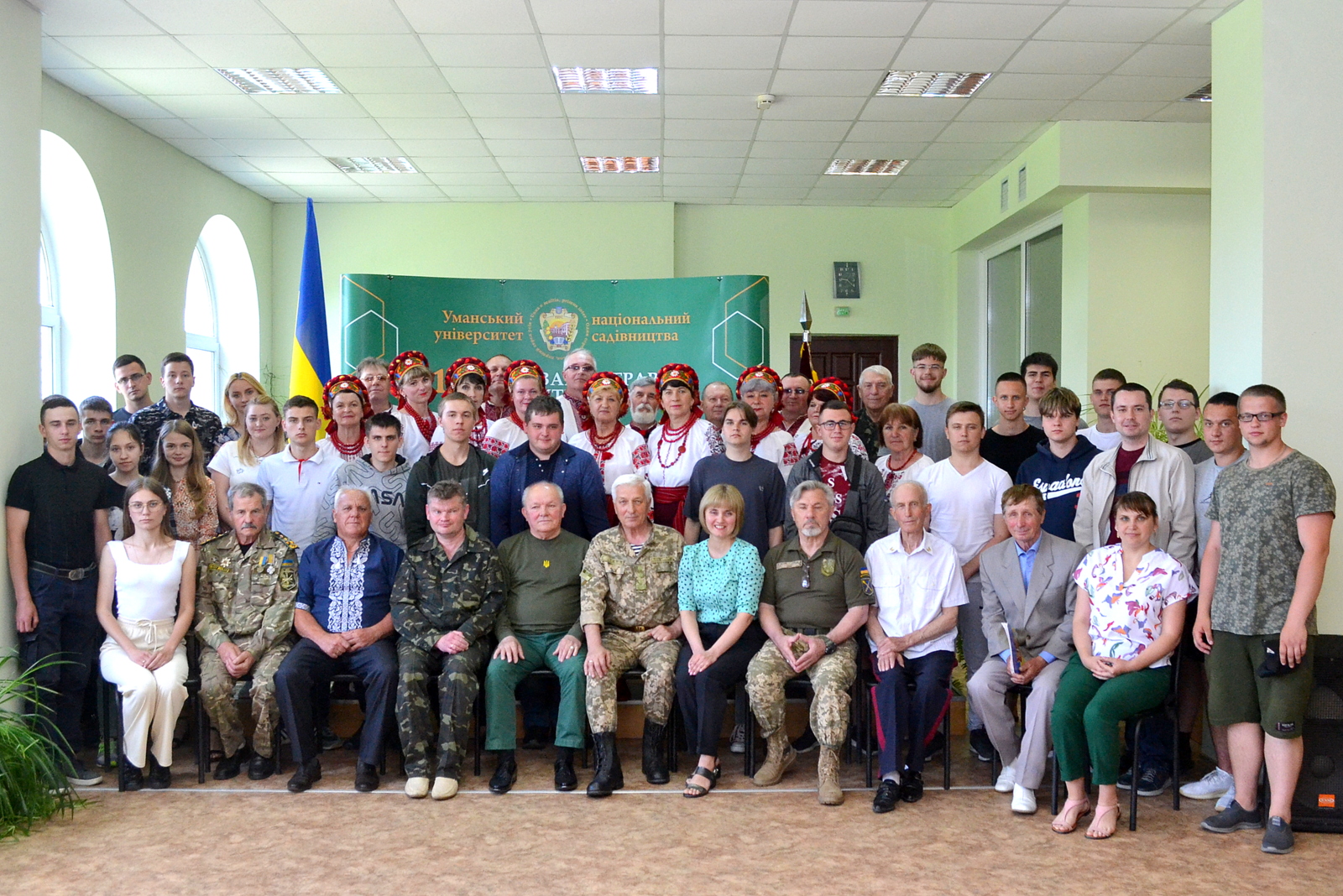 Творча зустріч студентів з козаками-поетами